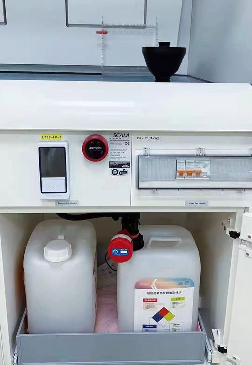 滤启科技4simple通风柜废液收集站成功入驻全球药企十强，以硬核科技赋能实验室安全